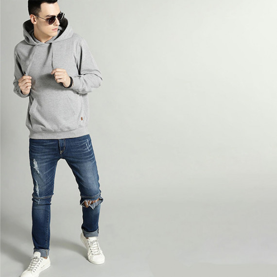 https://www.goldensgrove.in/products/the-lifestyle-co-men-grey-melange-solid-hooded-sweatshirt