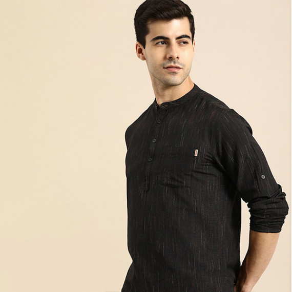 https://www.goldensgrove.in/products/men-black-woven-design-kurta
