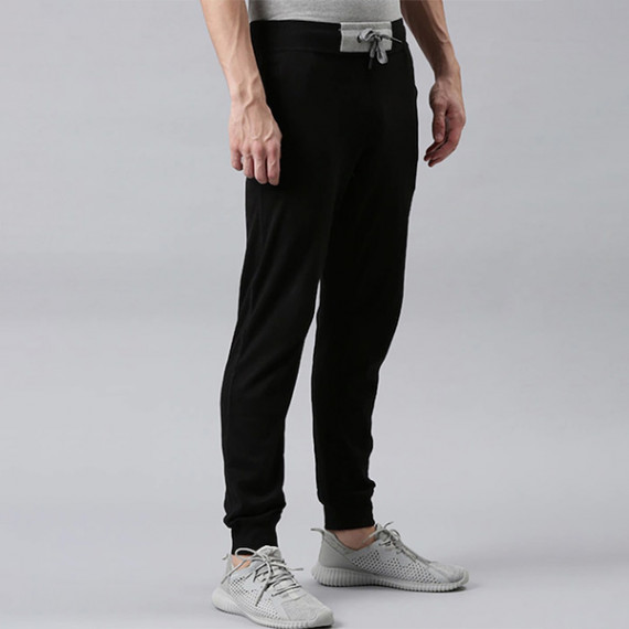 https://www.goldensgrove.in/products/men-black-solid-organic-cotton-track-pants