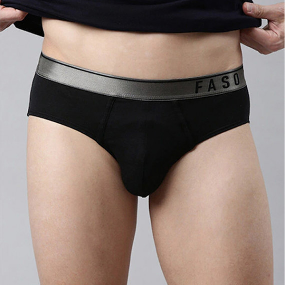 https://www.goldensgrove.in/products/men-black-solid-cotton-basic-briefs
