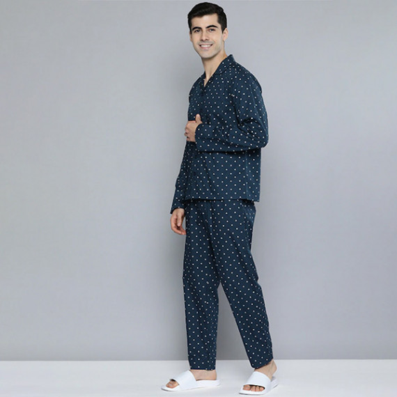 https://www.goldensgrove.in/products/men-navy-blue-white-printed-pure-cotton-night-suit
