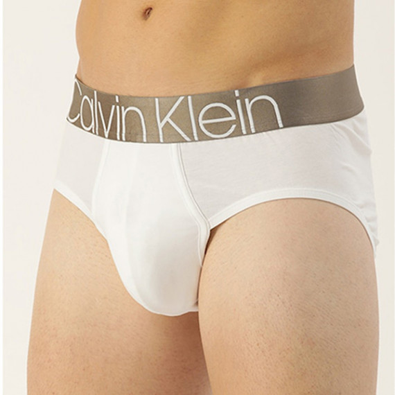 https://www.goldensgrove.in/products/men-white-solid-briefs-nb2536100