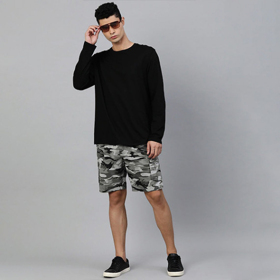 https://www.goldensgrove.in/products/men-charcoal-grey-camouflage-printed-pure-cotton-cargo-shorts