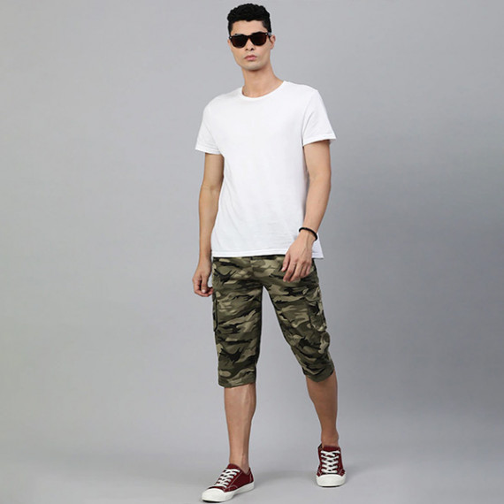 https://www.goldensgrove.in/products/men-olive-green-beige-camouflage-printed-pure-cotton-34th-cargo-shorts