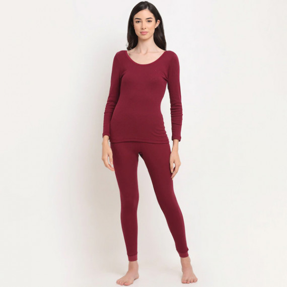 https://www.goldensgrove.in/products/women-maroon-striped-thermal-top