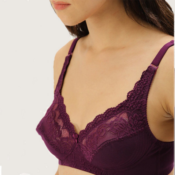 https://www.goldensgrove.in/products/burgundy-lace-non-wired-non-padded-everyday-bra-db-bf-005c